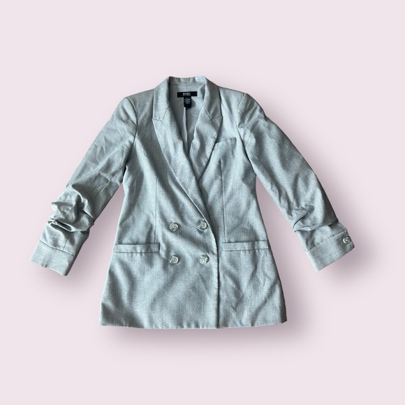 Victoria's Secret Jackets & Blazers - Women’s BODY By Victoria Grey 3/4 Scrunch Sleeve Button Front Blazer Size 6
